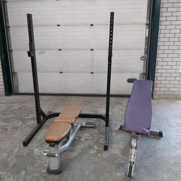 Squat rack met 2 verschillende bankjes  beschikbaar voor biedingen