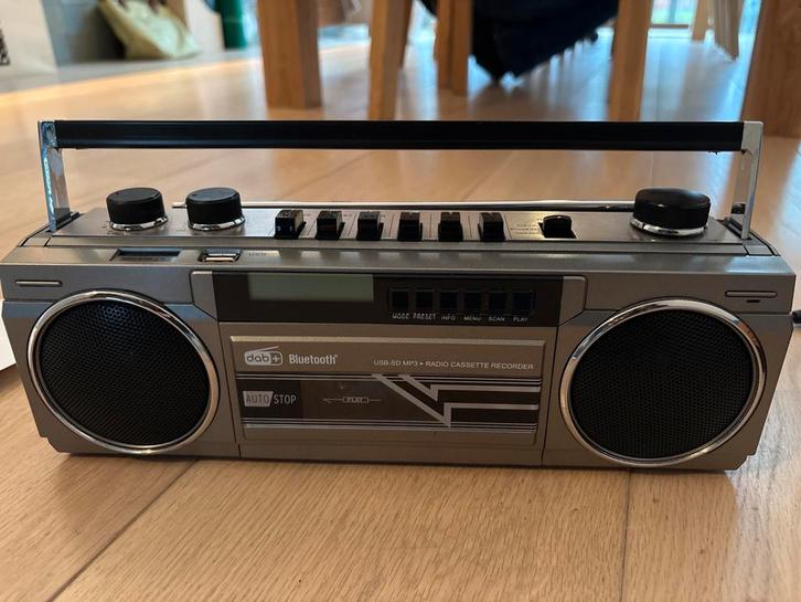 Retro DAB+ Radio met Cassettedeck & Bluetooth, Audio, Tv en Foto, Radio's, Zo goed als nieuw, Radio, Ophalen of Verzenden