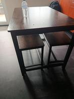 Tafel met banken, Enlèvement