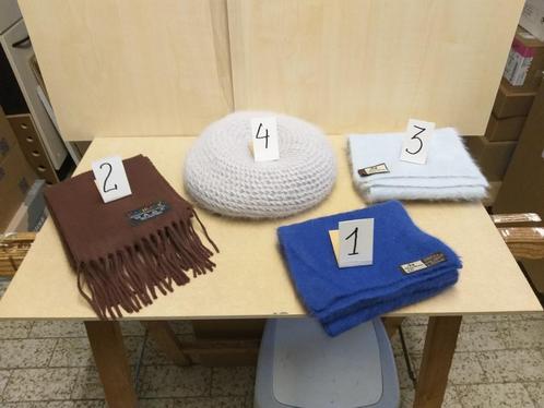 Echarpes de marque « Médina »  + béret, Kleding | Dames, Mutsen, Sjaals en Handschoenen, Sjaal, Ophalen of Verzenden