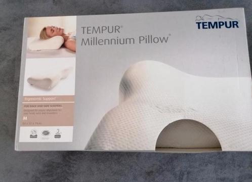 Oreiller Tempur Millennium Pillow Medium, Maison & Meubles, Chambre à coucher | Linge de lit, Comme neuf, Oreiller, Orange, Enlèvement ou Envoi