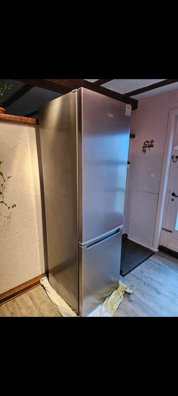 Frigo réfrigérateur et congélateur intégré sous garantie 