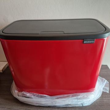 Brabantia rode Touch Bin vuilbak  beschikbaar voor biedingen
