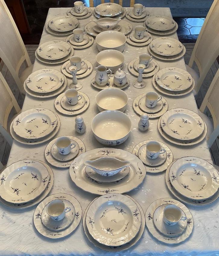 Villeroy Boch * Vieux Luxembourg * 75 pièces 12 personne, Antiek en Kunst, Antiek | Servies compleet, Ophalen