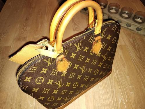 Louis Vuitton Alma M51130 handtas, Handtassen en Accessoires, Tassen | Damestassen, Gebruikt, Handtas, Bruin, Ophalen of Verzenden
