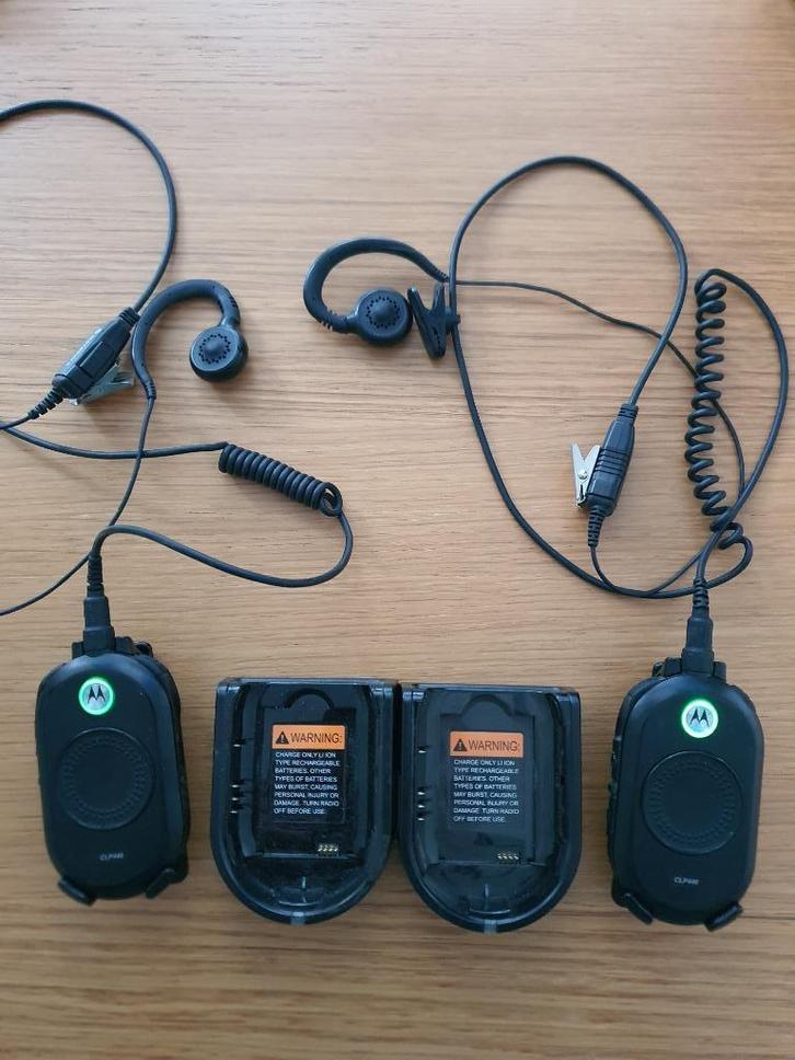 Walkie talkie Motorola CLP446, Telecommunicatie, Portofoons en Walkie-talkies, Gebruikt, Portofoon of Walkie-talkie, Ophalen