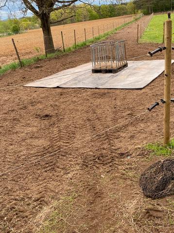 Rubberverharding paddock beschikbaar voor biedingen