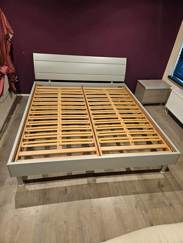 Stevig bed 180 x 200 beschikbaar voor biedingen