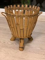 Rotan bloempotten prijs is voor beide, Ophalen
