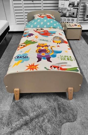 Bed met nachtkastje, Kiddy van Vipack