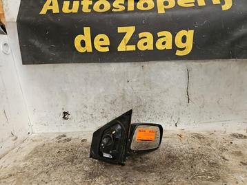 Buitenspiegel rechts van een Toyota Yaris beschikbaar voor biedingen