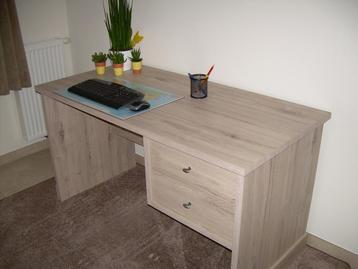 Bureau beschikbaar voor biedingen