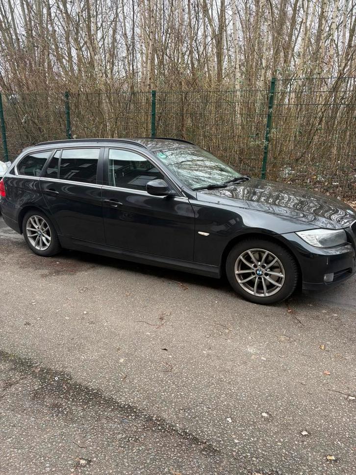 Bmw serie 318diesel année 2011 avec 269.000km euro5 export, Autos, BMW, Particulier, Série 3, ABS, Airbags, Air conditionné, Alarme