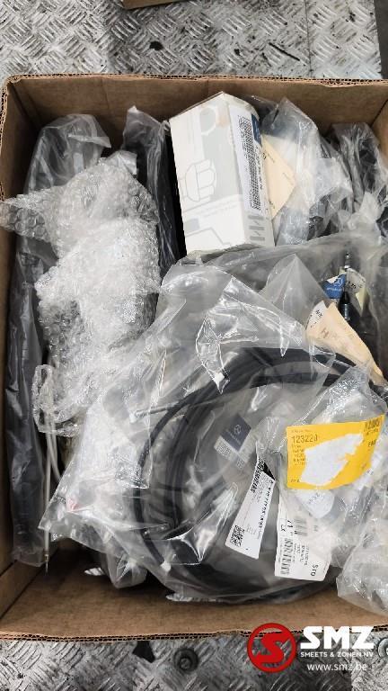 Lot de pièces Mercedes, Autos : Pièces & Accessoires, Pièces camion, Mercedes-Benz, Autres pièces automobiles, Neuf