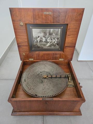 Antiek Polyphon beschikbaar voor biedingen