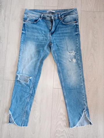 Jeans troué Zara taille 44 beschikbaar voor biedingen