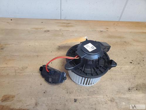 Lynk & co 01 2020 - 2024 kachelmotor met weestand 8888773985, Auto-onderdelen, Airco en Verwarming, Overige automerken, Gebruikt