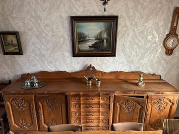 Vintage dressoir beschikbaar voor biedingen