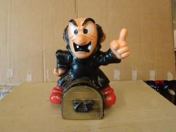 Gargamel figuur op een borst - Smurfen beschikbaar voor biedingen