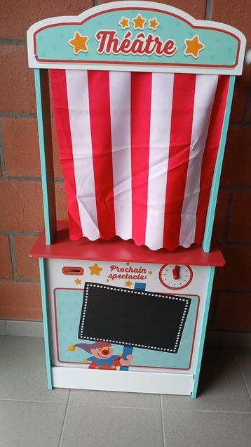 Poppenkast/winkeltje beschikbaar voor biedingen
