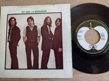 7" SINGLE: THE BEATLES: HEY JUDE-REVOLUTION beschikbaar voor biedingen
