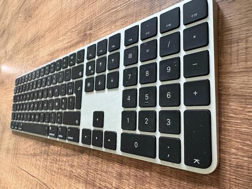 Apple Magic Keyboard met numeriek toetsenblok en Touch ID (2, Computers en Software, Toetsenborden, Nieuw, Azerty, Draadloos, Ophalen