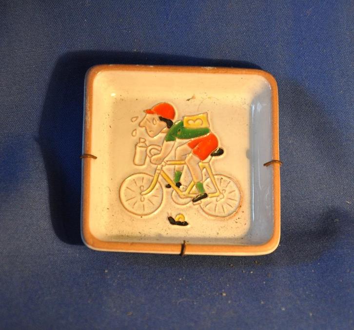objet decoratif mural sars la bruyère decor cycliste, Antiek en Kunst, Antiek | Keramiek en Aardewerk, Ophalen of Verzenden