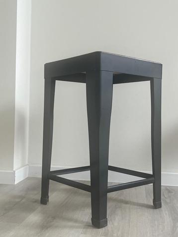 Tabouret / Table d'appoint beschikbaar voor biedingen