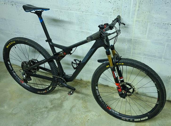VTT full Cube AMS Race C68 + 1 paire de roues, Fietsen en Brommers, Fietsen | Mountainbikes en ATB, Zo goed als nieuw, Ophalen