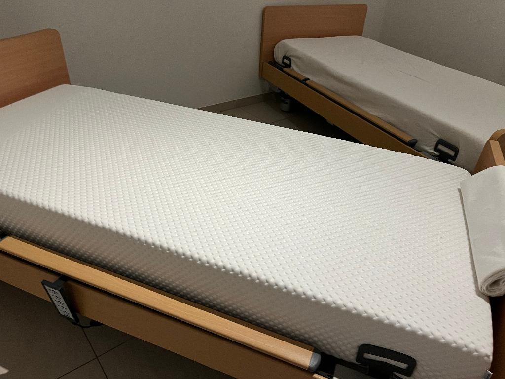 Stiegelmeyer Venta Elektrisch Thuiszorg-bed, Divers, Matériel Infirmier, Comme neuf, Enlèvement