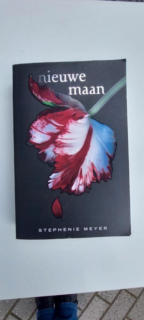 Boek: Nieuwe Maan - Stephenie Meyer, Boeken, Fantasy, Zo goed als nieuw, Ophalen of Verzenden
