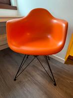 Vitra - Eames DAR stoel Orange, Huis en Inrichting, Stoelen, Kunststof, Zo goed als nieuw, Ophalen, Overige kleuren
