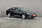 (1YTG355) Skoda Superb, Auto's, Skoda, Voorwielaandrijving, Stof, Zwart, Bedrijf