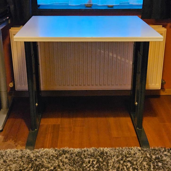 Professioneel (computer)bureau 80x80cm, Huis en Inrichting, Bureaus, Gebruikt, Bureau, Ophalen