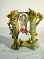 Antieke vaasjes in boomvorm met jongetje, Ophalen of Verzenden, Gebruikt, Mens