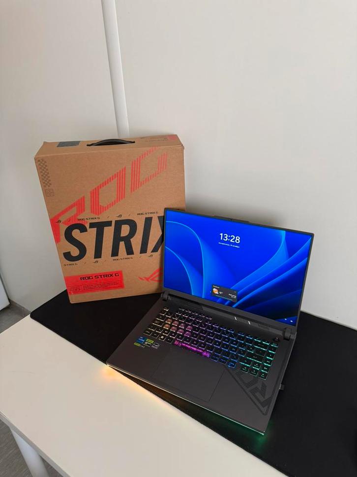 Asus ROG Strix G16 / RTX 4060 / i7- 13650 - Sous garantie, Computers en Software, Windows Laptops, Zo goed als nieuw, SSD, Ophalen of Verzenden
