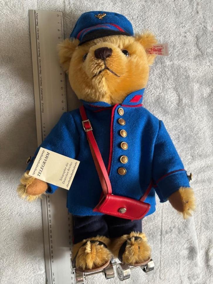 Steiff Wilhelm der Telegrammbote, Verzamelen, Beren en Cherished Teddies, Zo goed als nieuw, Stoffen beer, Steiff, Ophalen of Verzenden
