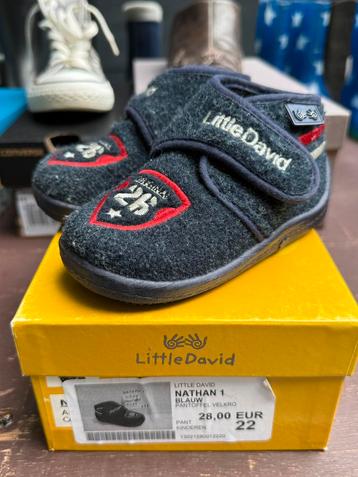 Vilten kinderpantoffels maat 22 beschikbaar voor biedingen