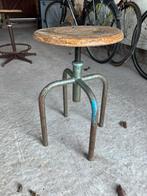 Oude fabriekskrukjes, Huis en Inrichting, Ophalen, In hoogte verstelbaar, Gebruikt, Staal