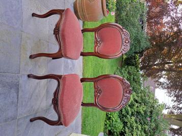 Twee antieke stoelen 
