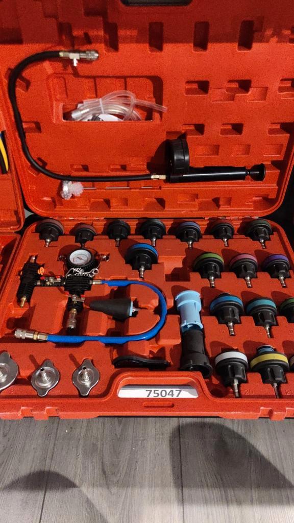 Kit de test de pression  de refroidissement et radiateur, Autos : Divers, Outils de voiture, Enlèvement ou Envoi