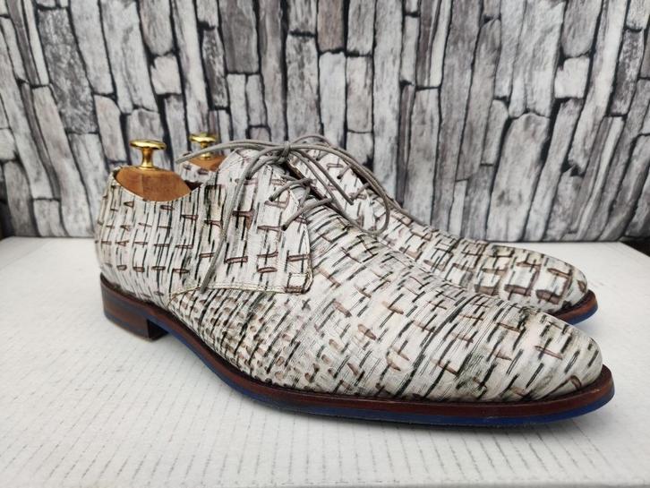 Floris van Bommel speciale herenschoenen - Mt (8,5) 42,5, Kleding | Heren, Schoenen, Zo goed als nieuw, Veterschoenen, Wit, Verzenden