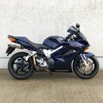 Honda VFR 800, Motoren, 2 cilinders, 782 cc, Motorrijbewijs A, Bedrijf