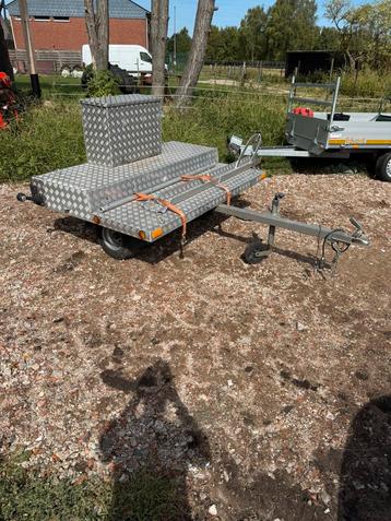 Motor /scooter aanhanger goede staat beschikbaar voor biedingen