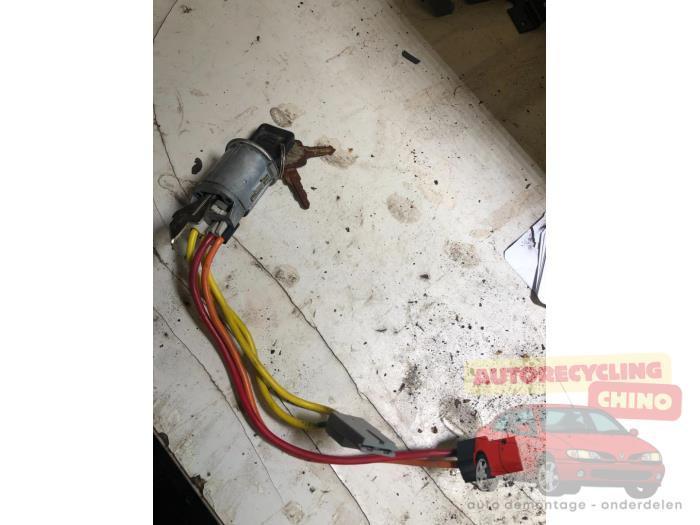 Kontaktslot + Sleutel van een Renault R5, Auto-onderdelen, Overige Auto-onderdelen, Renault, Gebruikt, 3 maanden garantie, Ophalen of Verzenden