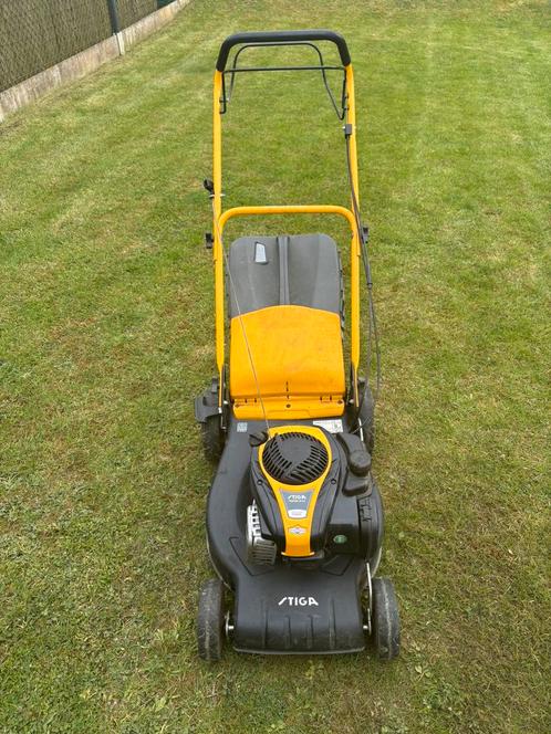 Stiga grasmaaier zelftrekker. 48.S., Tuin en Terras, Grasmaaiers, Zo goed als nieuw, Benzine-grasmaaier, 40 t/m 49 cm, Cirkelmaaier