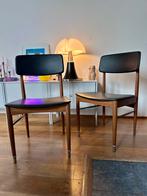 Chaises vintage en teck et skaï noir – lot de 2, Maison & Meubles, Enlèvement ou Envoi, Utilisé, Noir, Bois