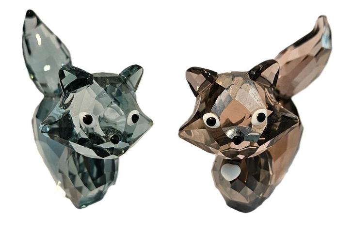 Chatons Swarovski Pierre et Marie légèrement endommagés, Collections, Swarovski, Utilisé, Figurine, Enlèvement ou Envoi