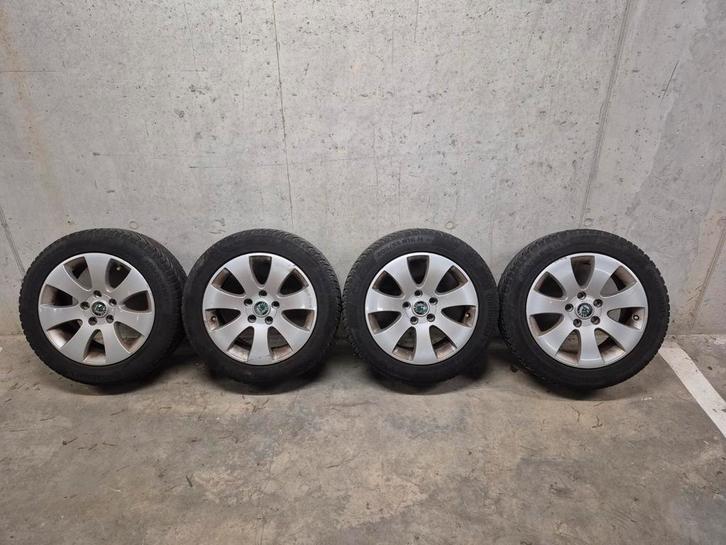 Skoda 205/55 R16 winterbanden alu velg, Auto-onderdelen, Banden en Velgen, Band(en), Winterbanden, 16 inch, Gebruikt, Ophalen