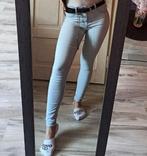 Lichtblauwe skinny jeans spijkerbroek, Kleding | Dames, Spijkerbroeken en Jeans, Ophalen of Verzenden, Zo goed als nieuw